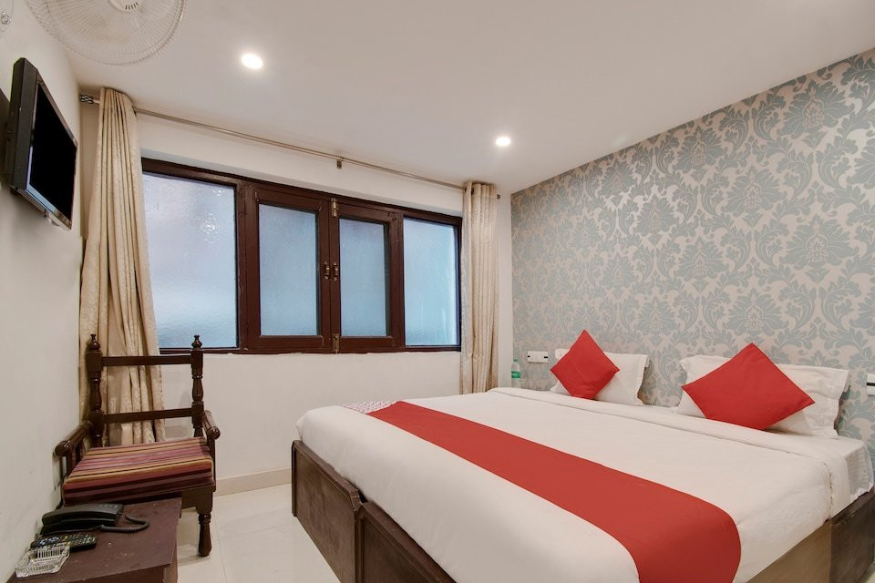 OYO Flagship 4945 AR LODGE主图