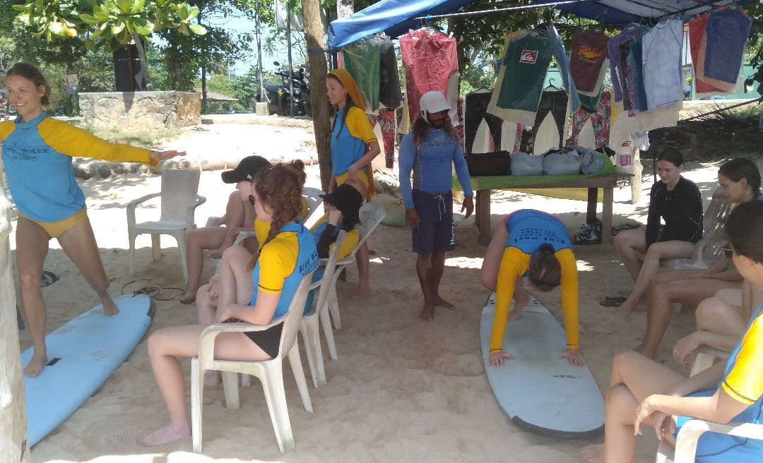 Blue Wave Surf School-瓦勒迦玛必去景点