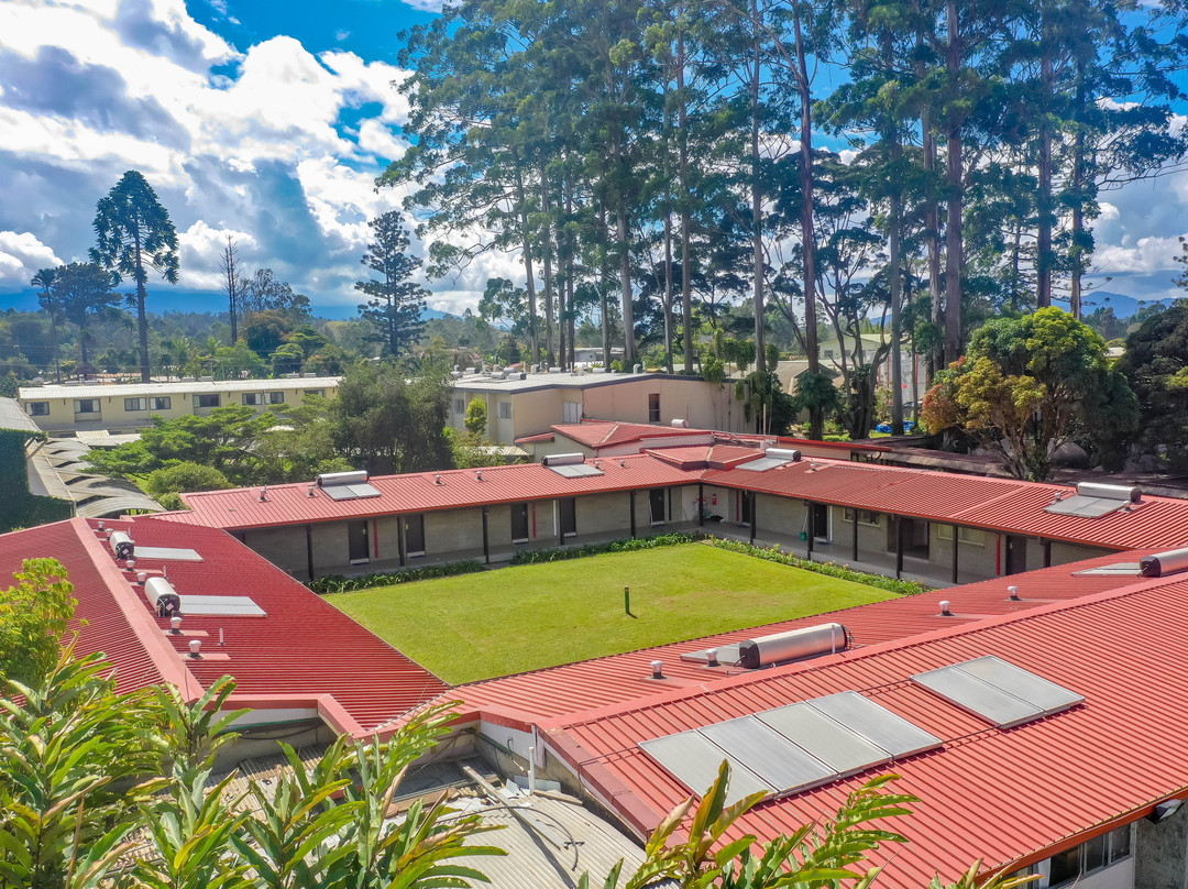 Highlander Hotel & Apartments主图