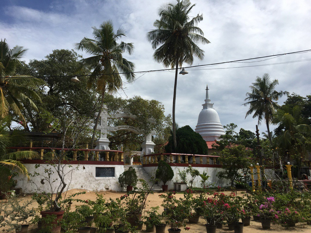 Naga Viharaya-希克杜沃必去景点