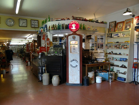 White Post Auto Museum-Tappen必去景点