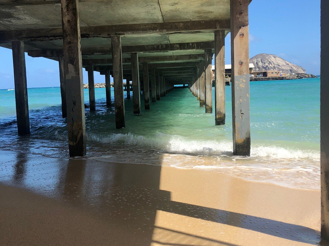 Makai Research Pier-威玛纳诺必去景点