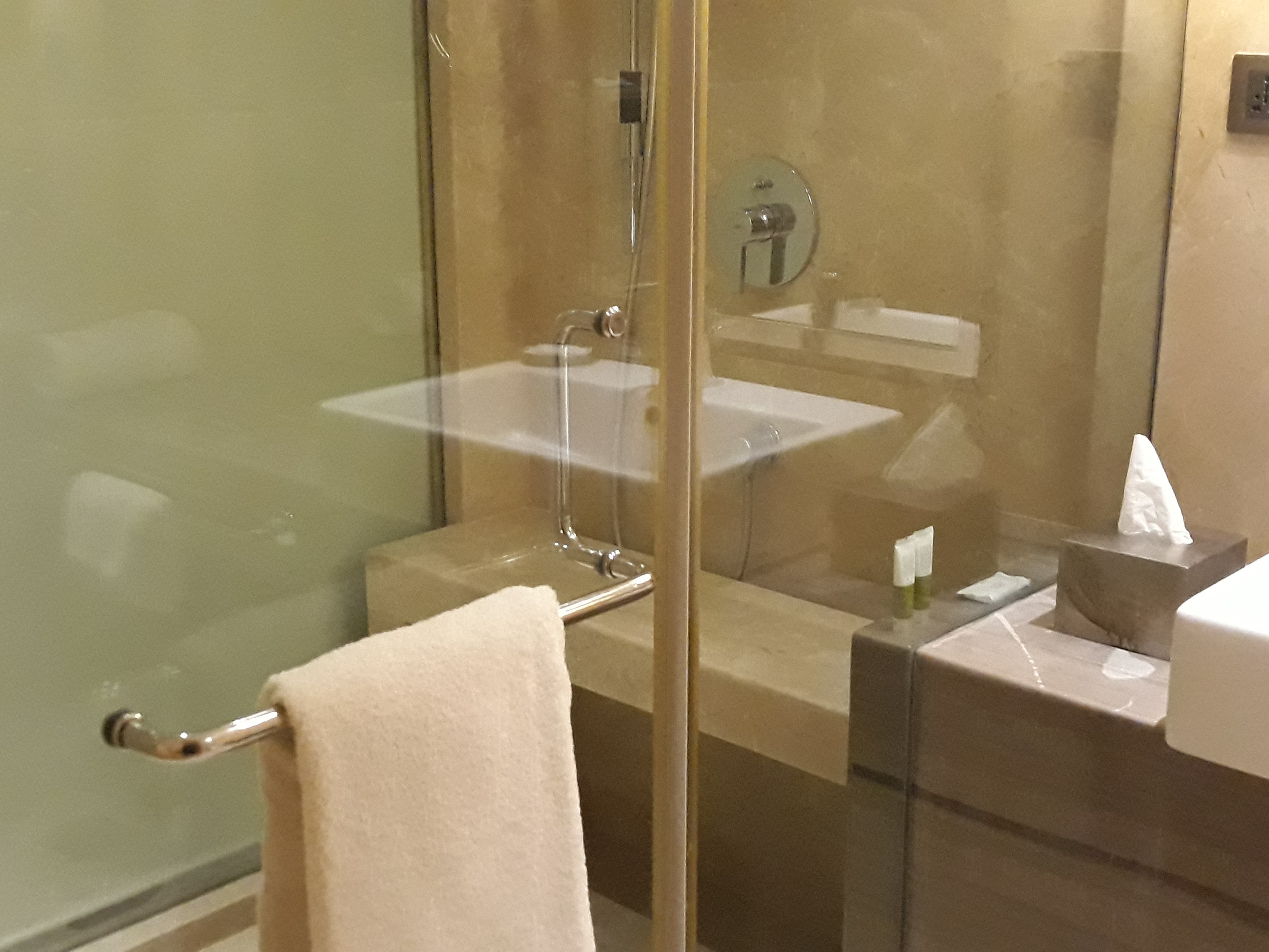 Courtyard By Marriott Bilaspur-浴室