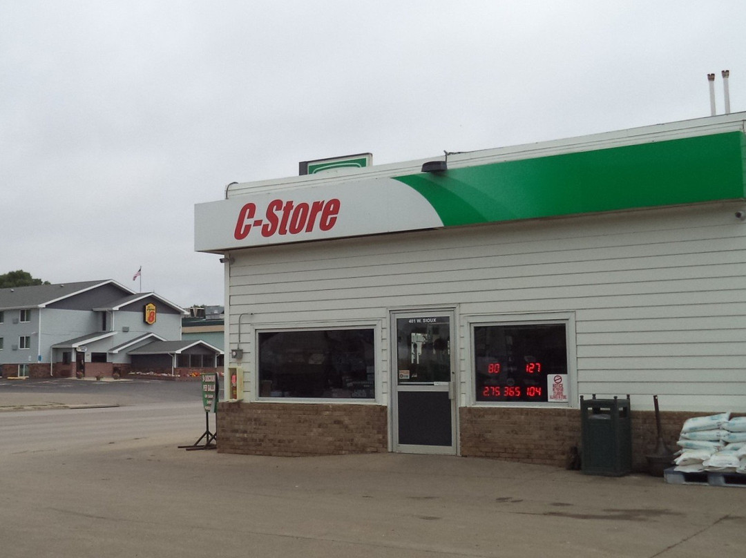 Super 8 by Wyndham Pierre SD主图