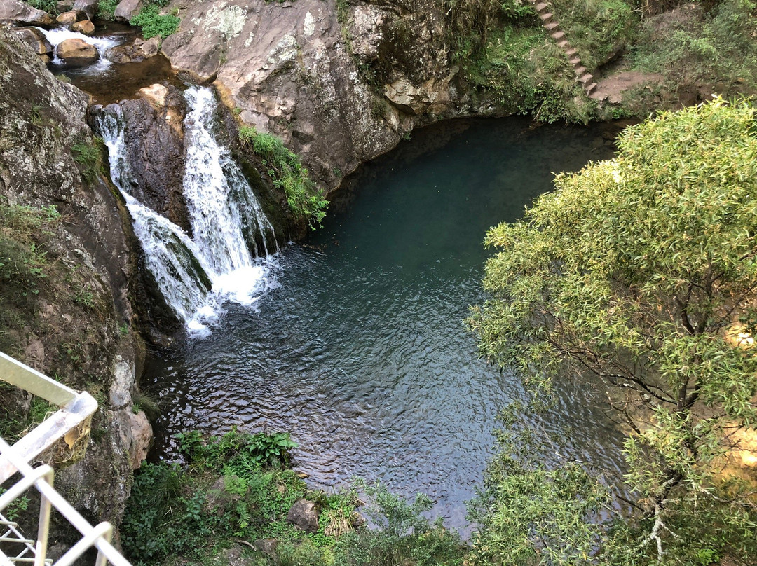Blue Lake-珍罗兰山洞必去景点