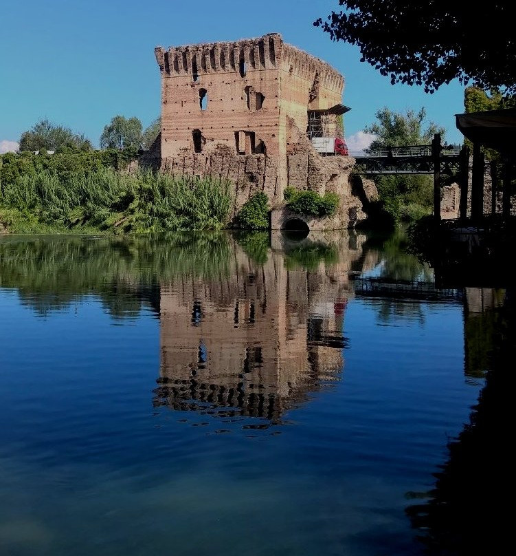 Ponte Visconteo di Valeggio sul Mincio-明乔河畔瓦莱焦必去景点