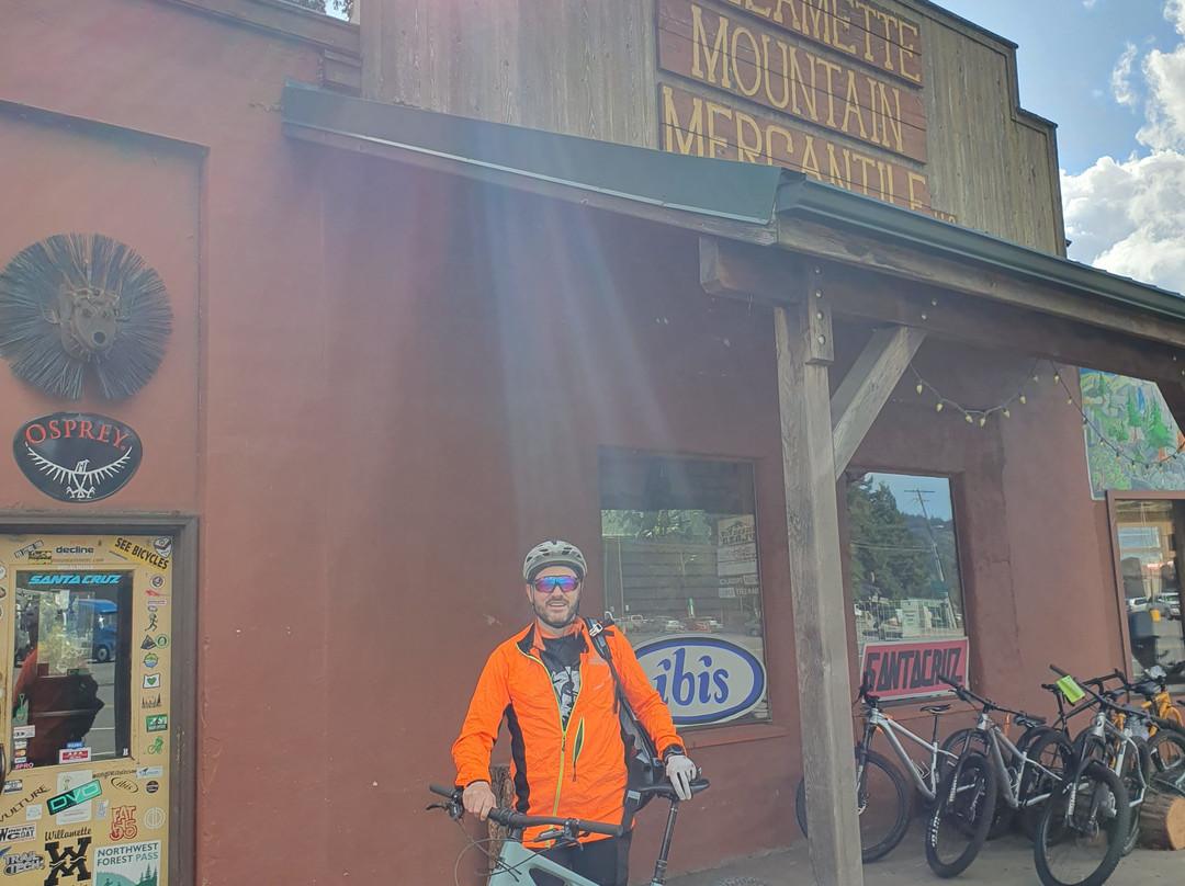 Willamette Mountain Mercantile-Oakridge Bike Shop景点图片