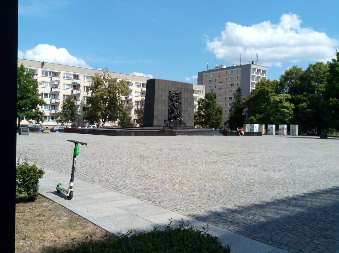 Pomnik Bohaterów Getta-华沙必去景点