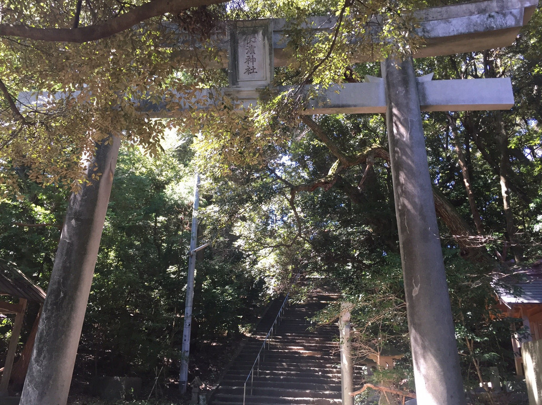 Nagahama Shrine景点图片