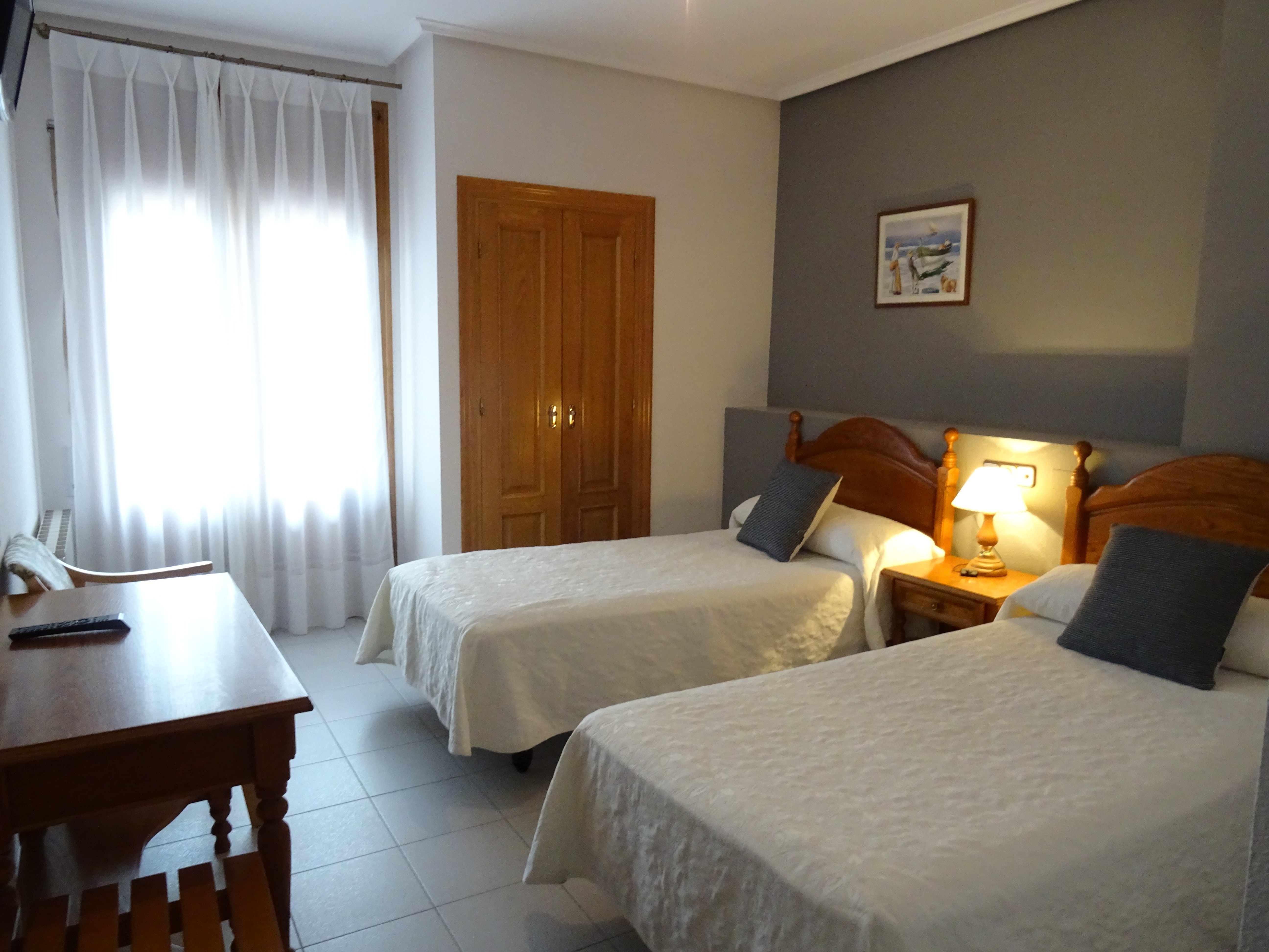 Hostal Pirineos Ainsa-官方