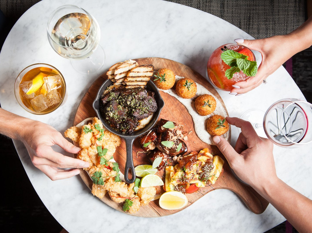 黄金海岸水印水疗酒店主图