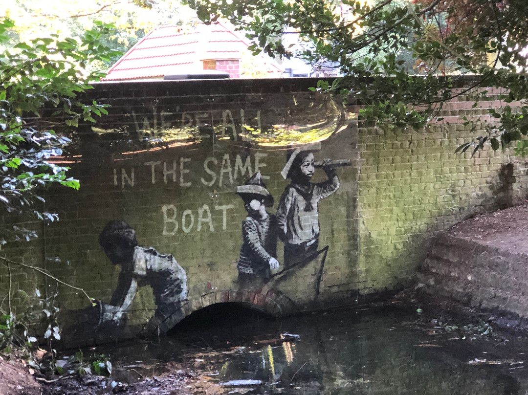 Banksy's “We're all in the same boat”景点图片