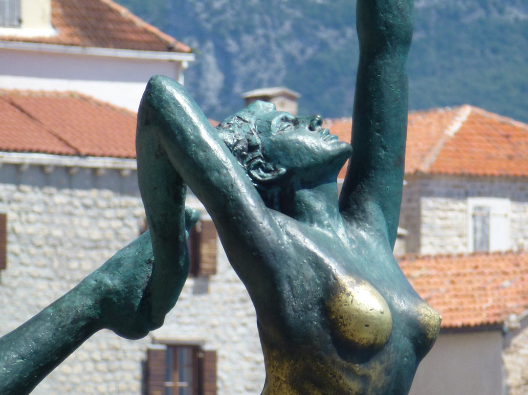 Budva Dancing girl-布德瓦必去景点