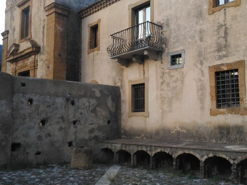 Duomo di Santa Domenica-Mandanici必去景点