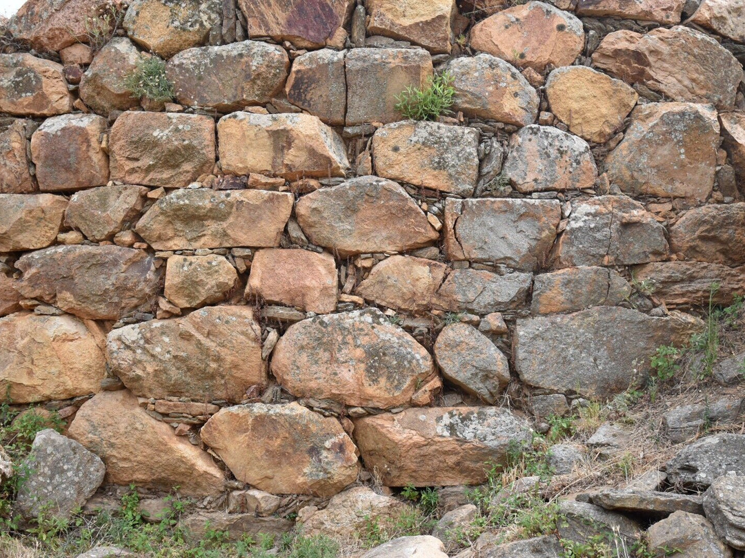 Nuraghe San Pietro-Torpè必去景点