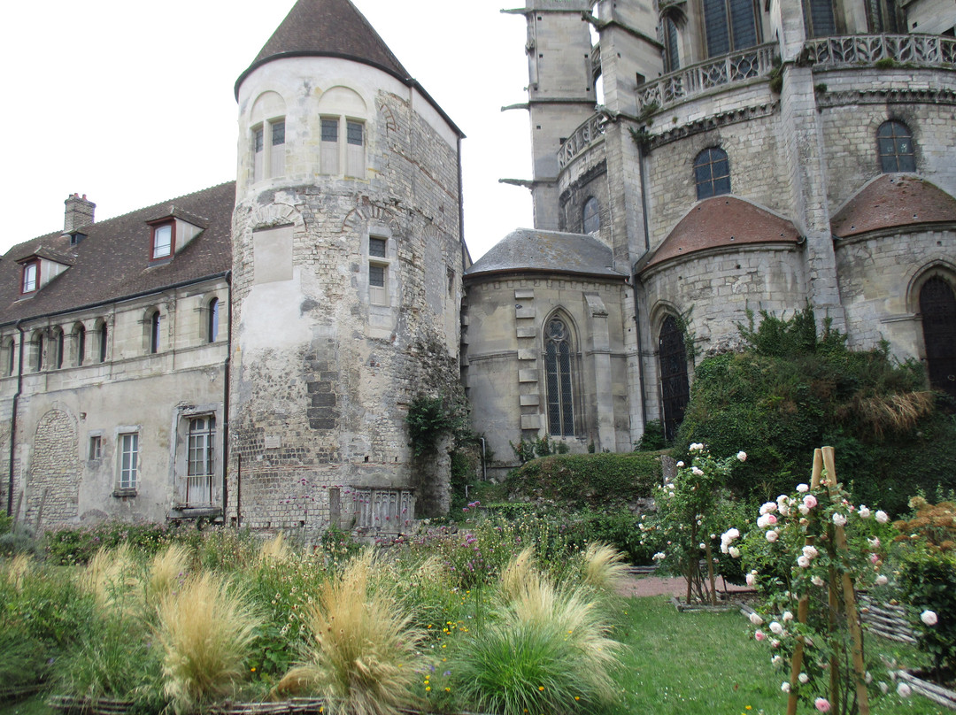 Musee d'Art et d'Archeologie-桑利斯必去景点