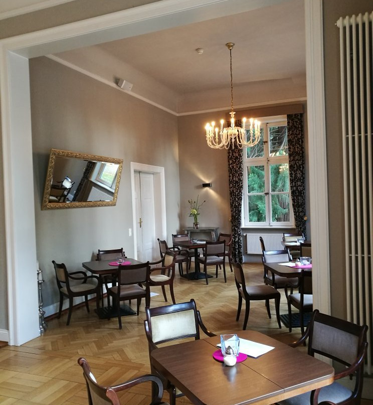 Schloesschen im Kur主图