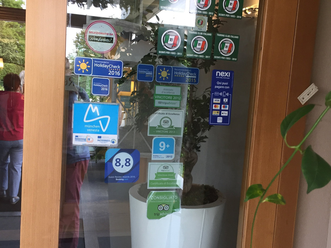 黎莱斯里贝图雷酒店主图