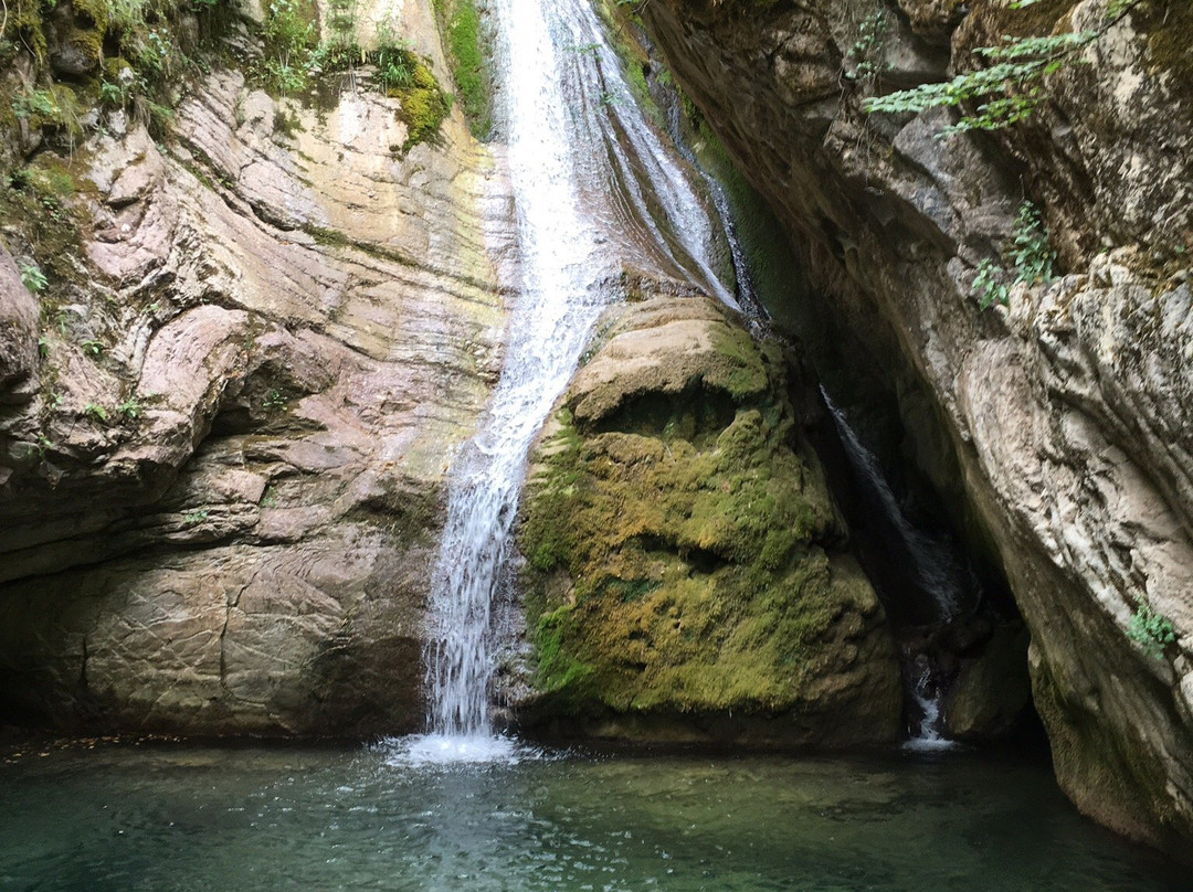 Mavri Spilia-Prousos必去景点