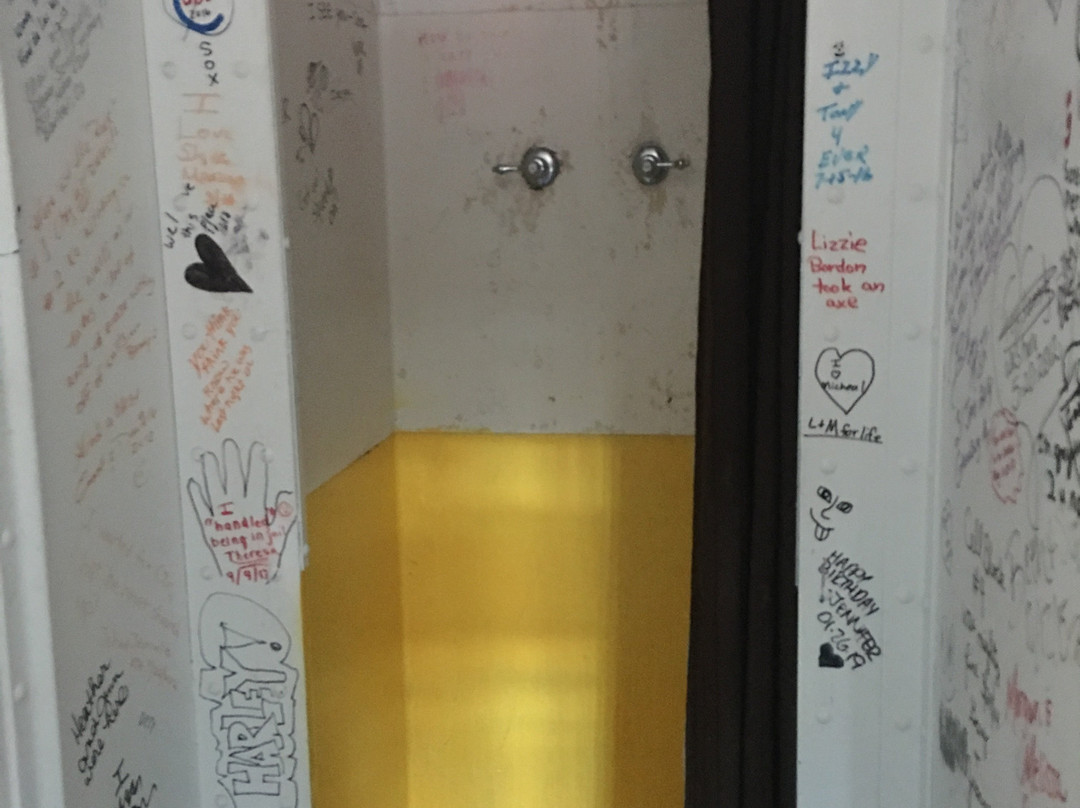 Old Jail Inn Parke County - Drunk Tank Winery主图