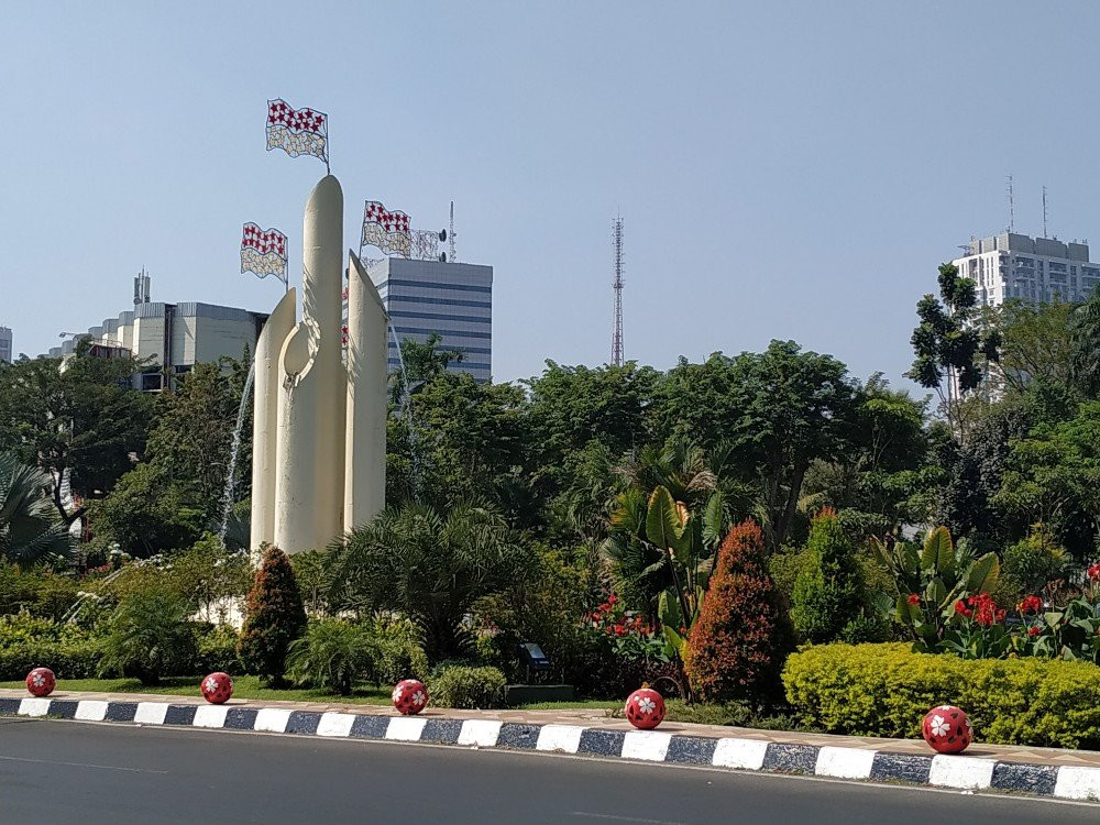 Monumen Bambu Runcing景点图片