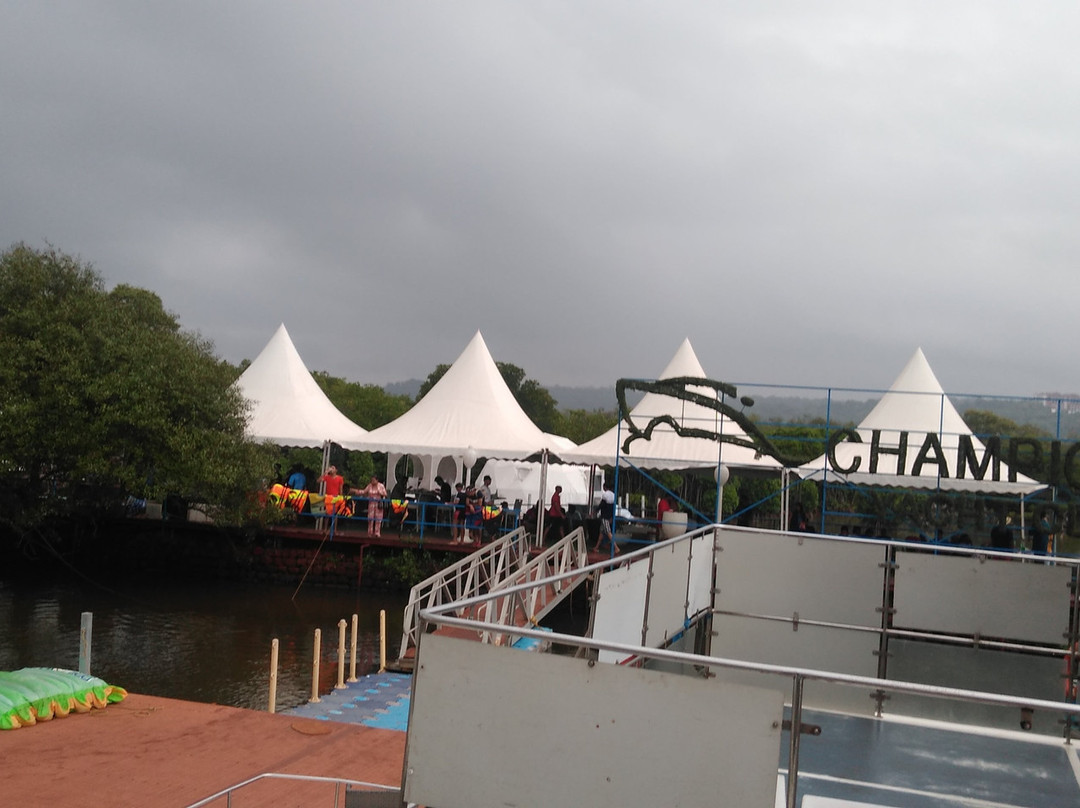 Champions Yacht Club景点图片