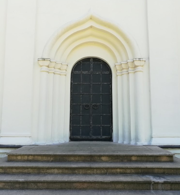 Svyatykh Velikomuchenikov i Ispovednikov Tserkvi Church-Kommunarka必去景点