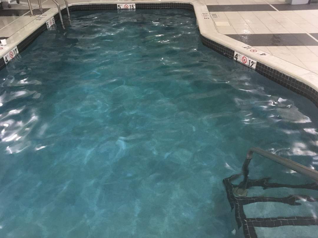 亨廷顿雷斯敦湖费尔菲尔德旅馆&套房酒店主图