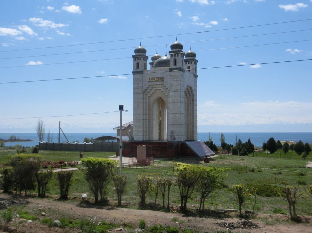 Oluya Cholpon Ata Mausoleum-乔尔蓬阿塔必去景点