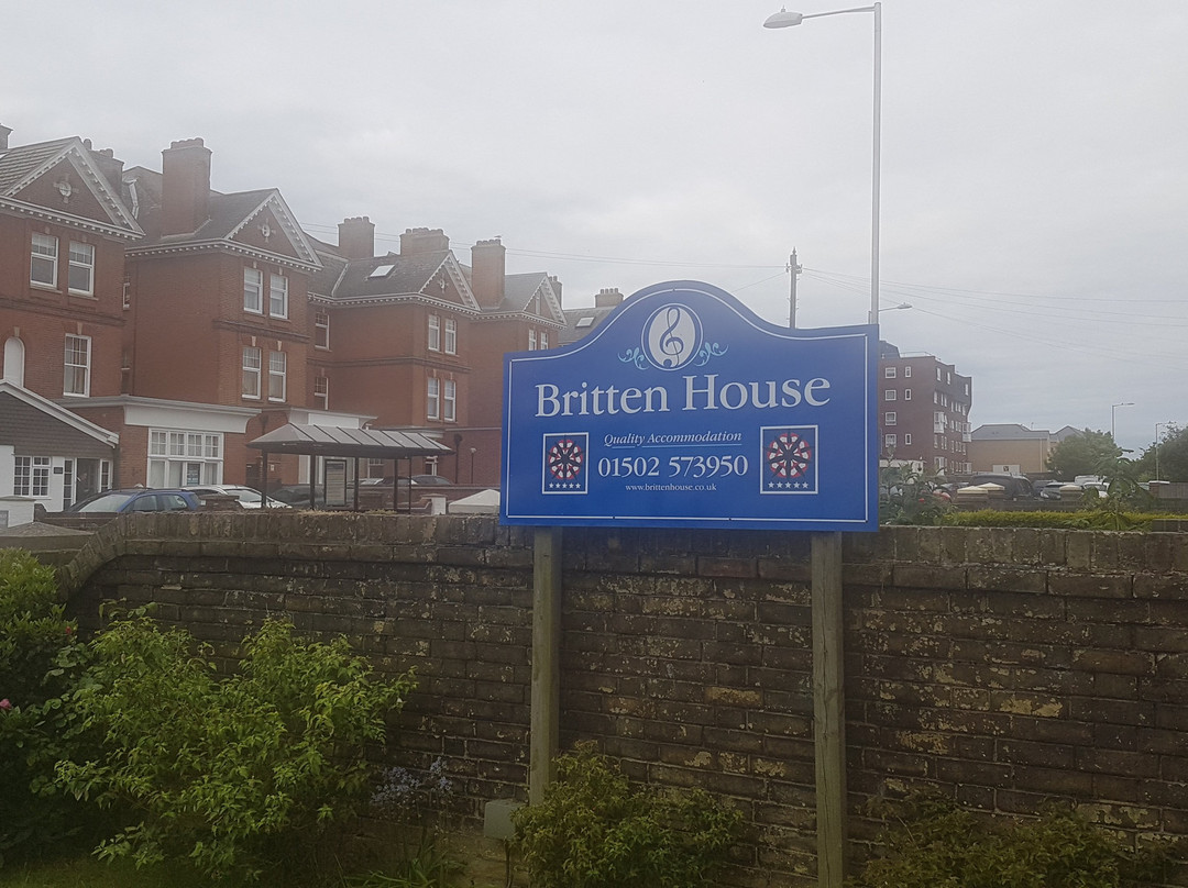 Britten House主图