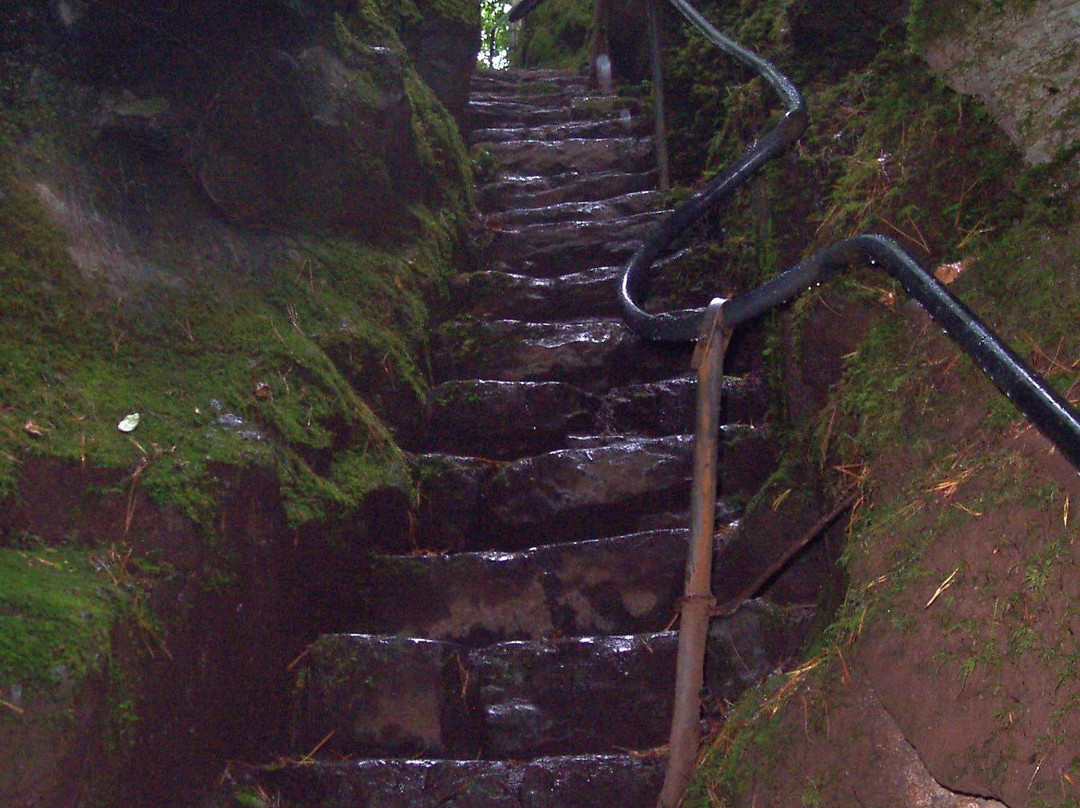 Pigeon Hole Cave-康镇必去景点