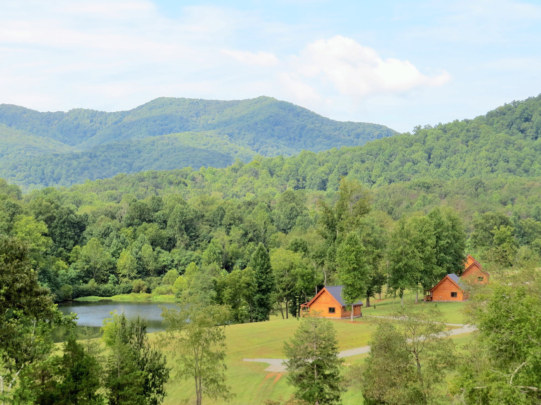 Southern Comfort Lakeside Cabin Resort