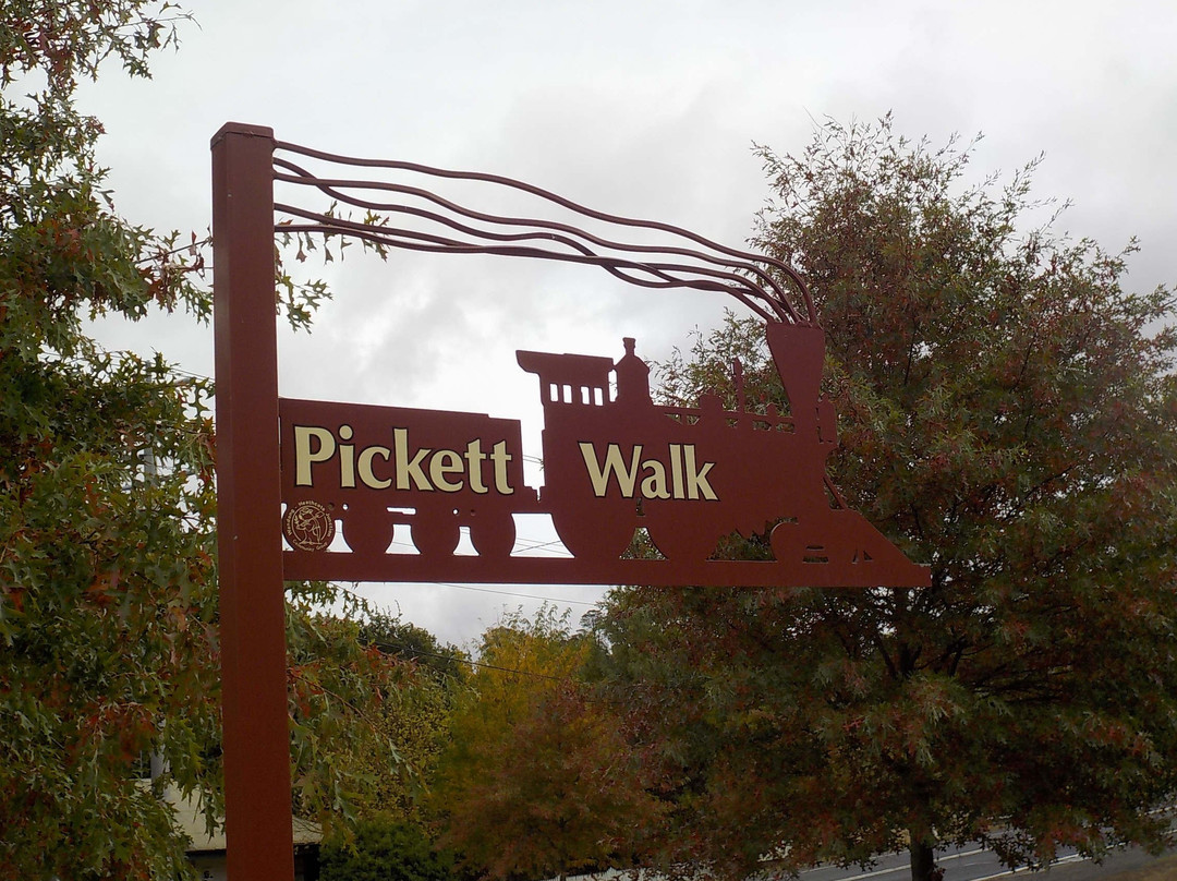 Pickett Walk景点图片