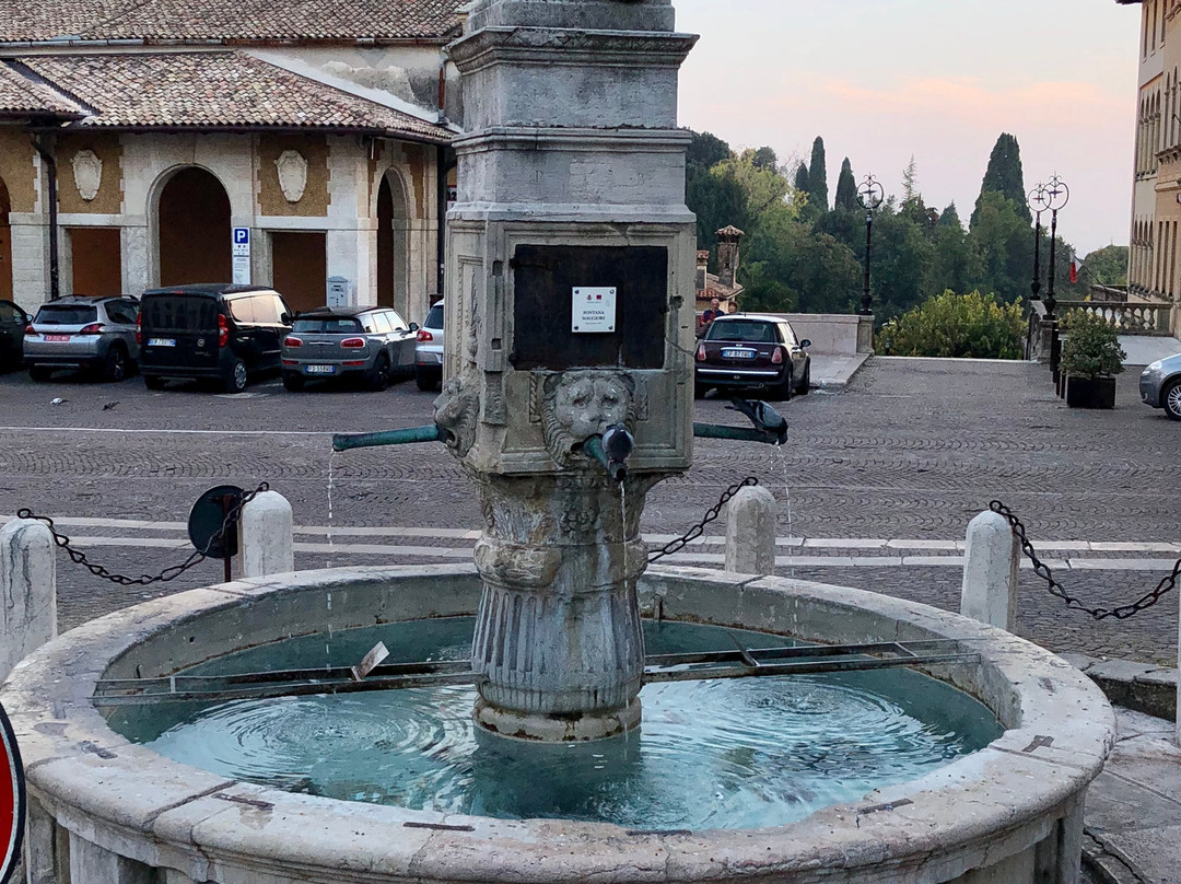 Fontana Maggiore景点图片