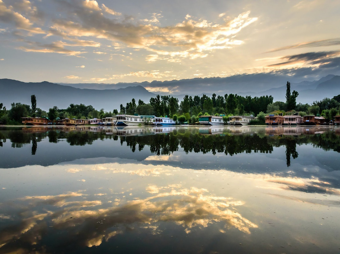 Kashmir Holiday Packages-斯利那加必去景点