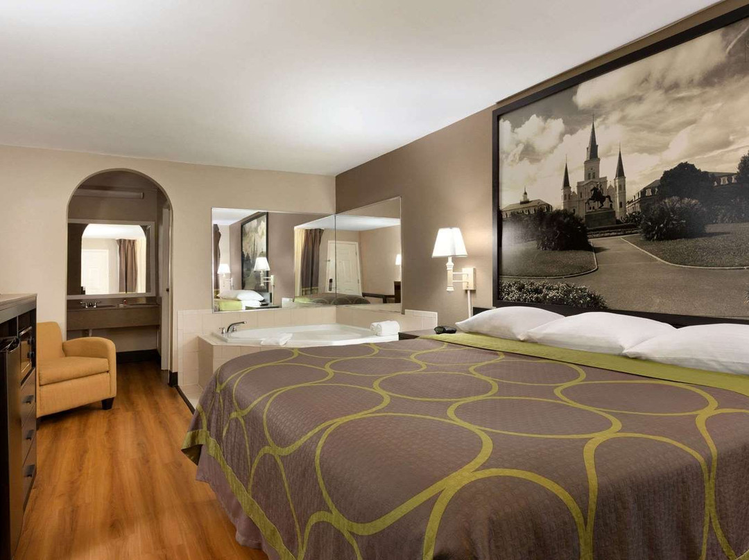 Super 8 by Wyndham Lake Charles Northeast主图