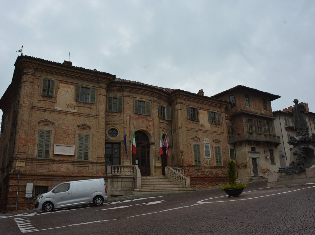 Palazzo Comunale-Bra必去景点