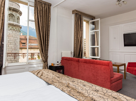 赫尔维提酒店主图