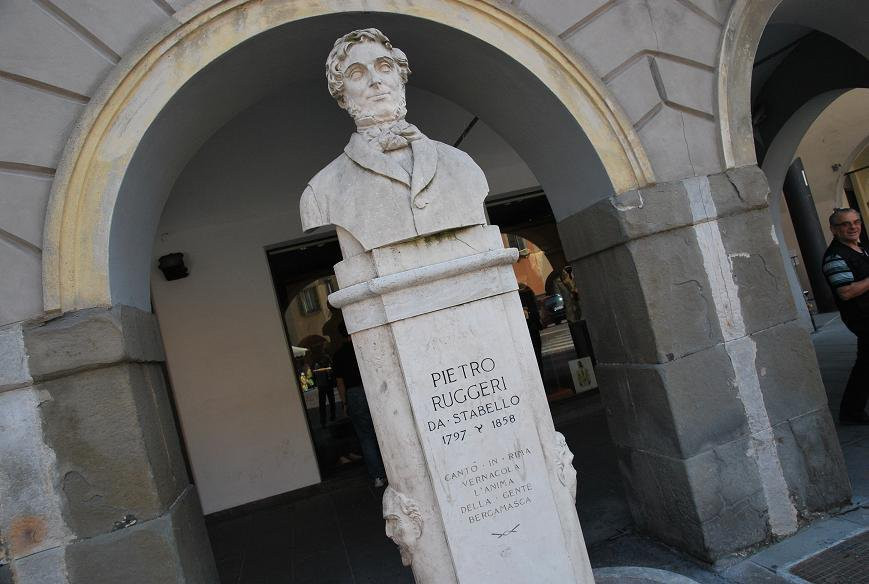 Monumento a Pietro Ruggeri Da Stabello景点图片