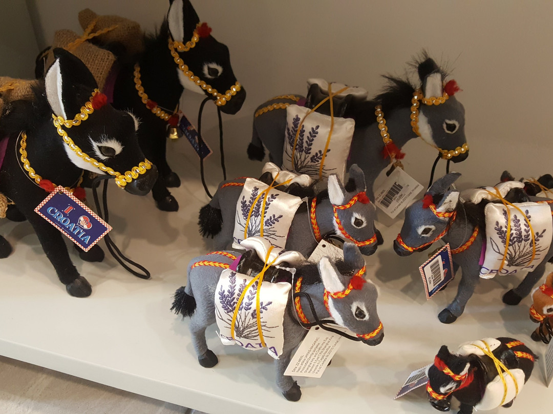 Souvenir Shop景点图片