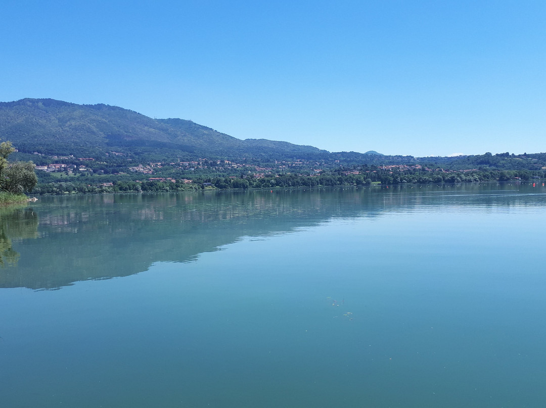 Lake Varese Bicycle Trail景点图片