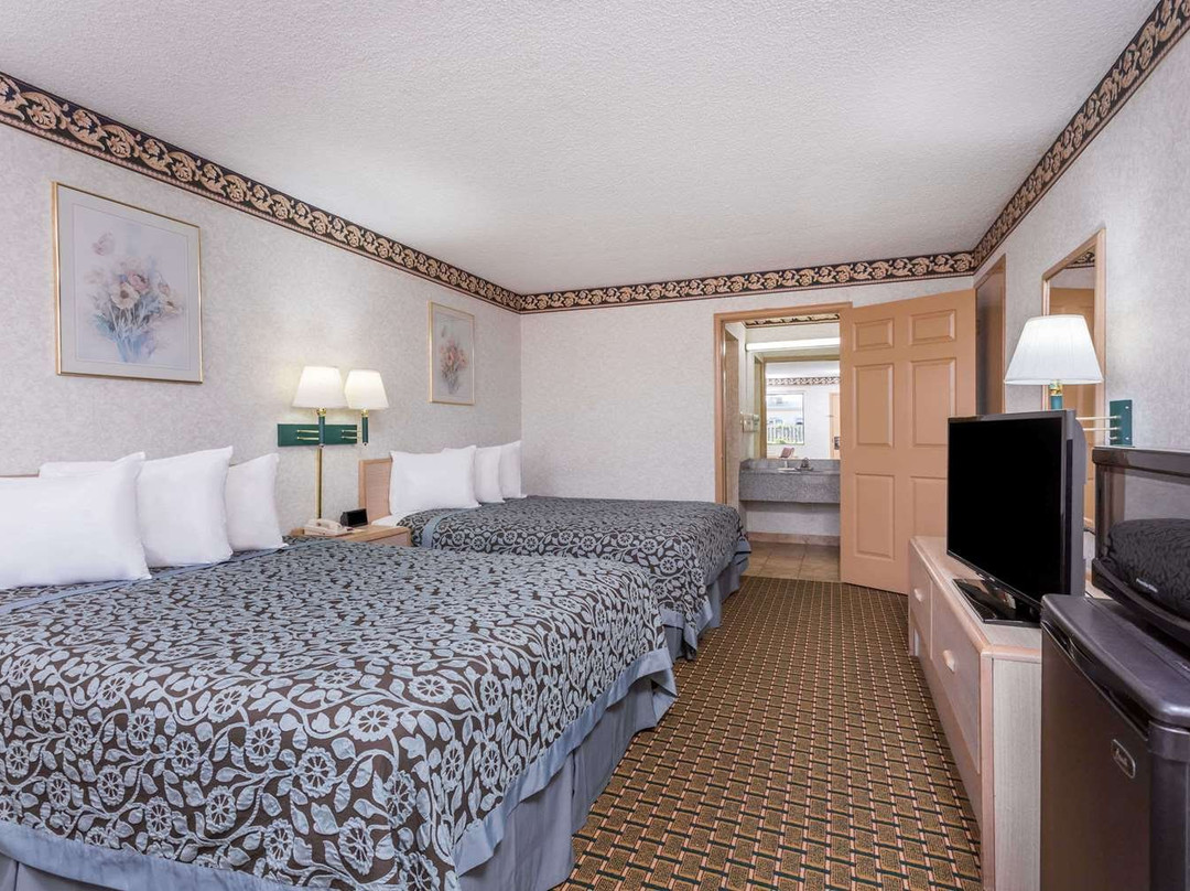 Days Inn by Wyndham Byron主图