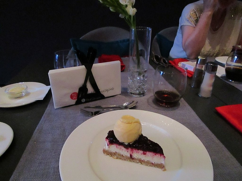 涂鸦画廊设计酒店主图