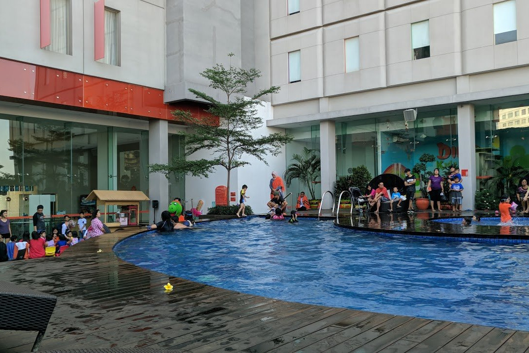 Harris Hotel & Conventions Gubeng Surabaya主图