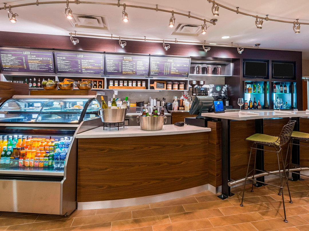 Courtyard By Marriott Fort Myers At I-75 And Gulf Coast Town Center