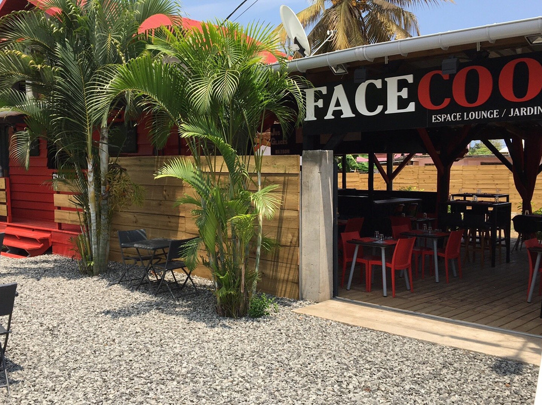 Sada餐馆和美食-Facecook Pizzas