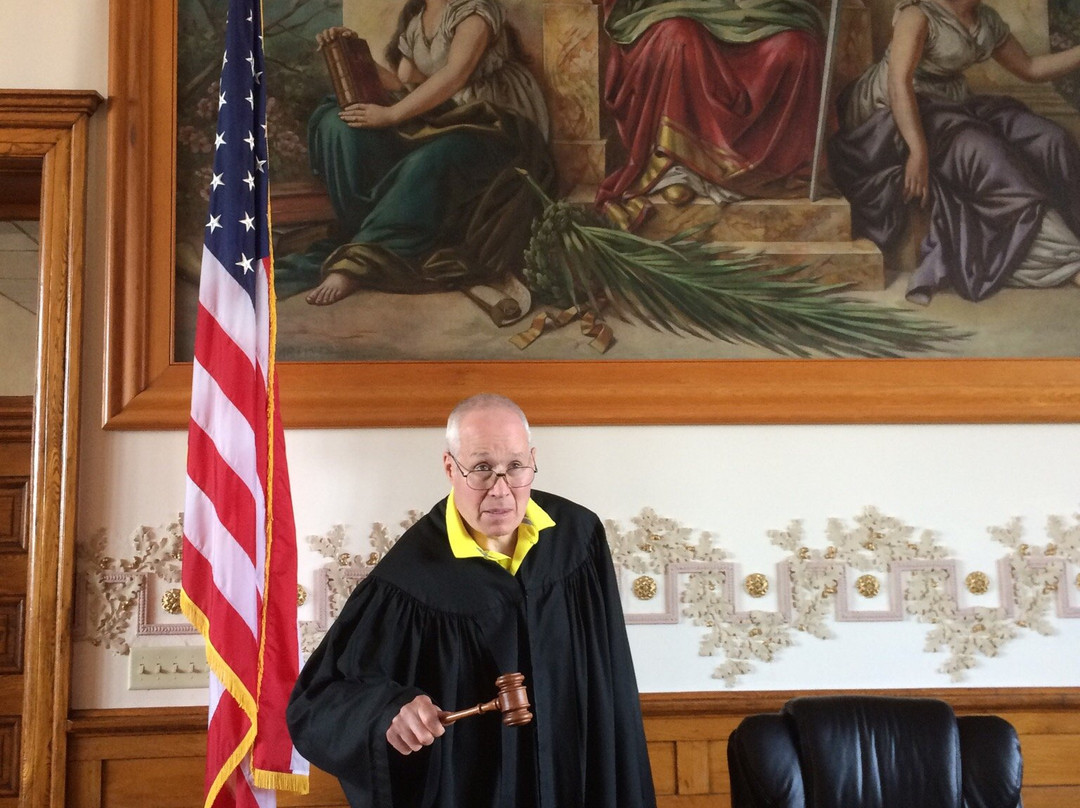 Green County Courthouse-Monroe必去景点