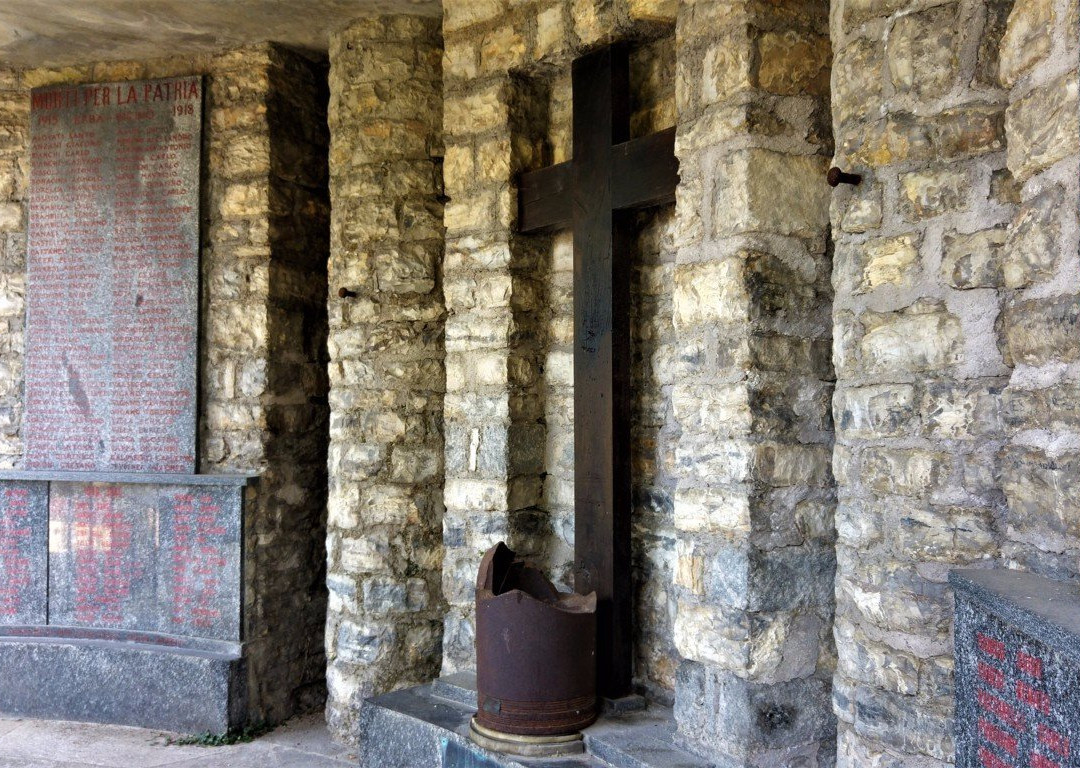 Monumento ai Caduti-埃尔巴必去景点