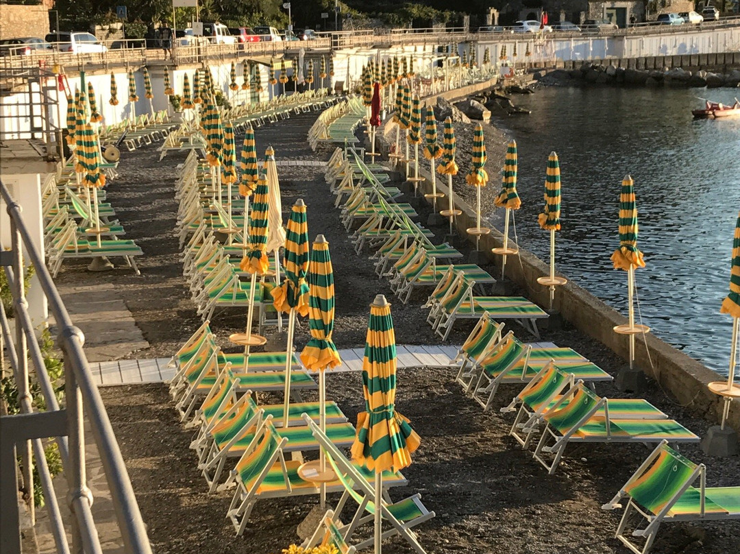 Arenella Beach-韦内雷港必去景点