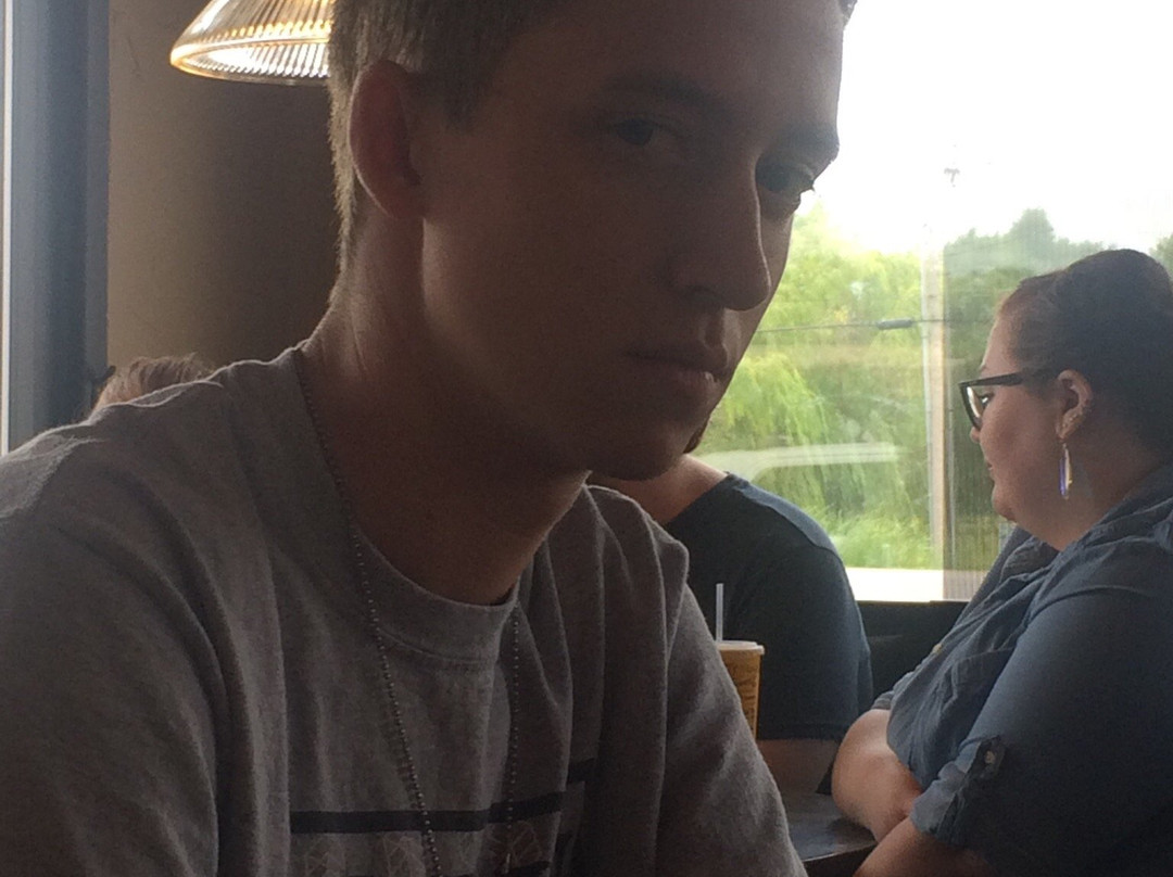 Jones餐馆和美食-Mazzio's Pizza